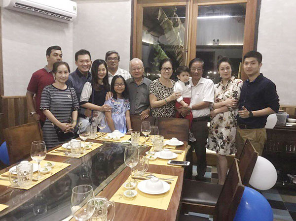 Nhật Kim Anh và chồng tình cảm trong sinh nhật con trai, xóa tin đồn rạn nứt - 13