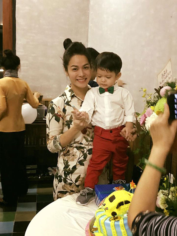 Nhật Kim Anh và chồng tình cảm trong sinh nhật con trai, xóa tin đồn rạn nứt - 3