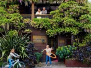 Nhà đẹp - Chán ở thành phố, đôi vợ chồng về quê xây nhà gỗ tuyệt đẹp, sống an yên