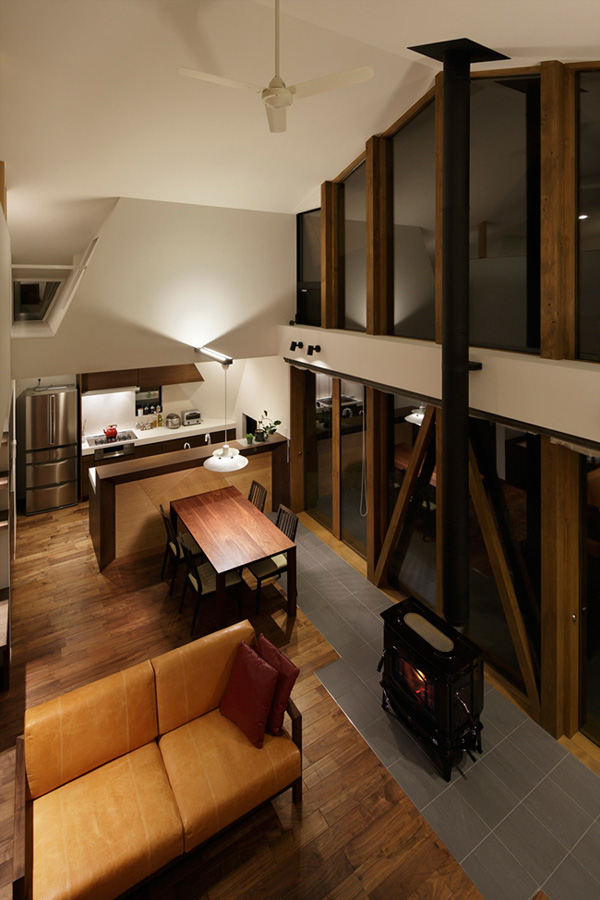 Kì lạ căn nhà có kiến trúc mái “rủ” xuống sàn - 12