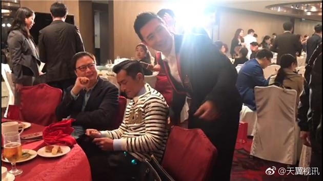 Tặng nhân viên iPhone 8, ai cũng muốn có sếp như Huỳnh Hiểu Minh - 4