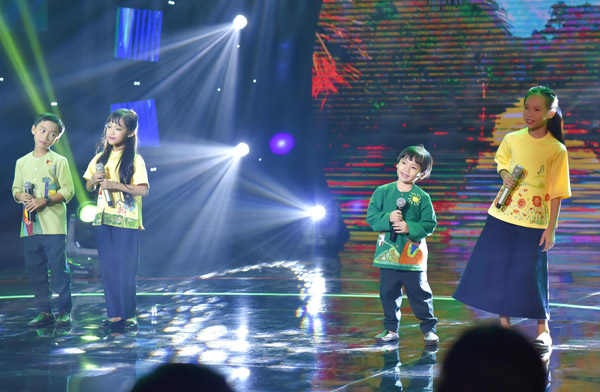 “Con rể tương lai của Thủy Tiên” khiến dàn giám khảo ùa lên sân khấu chúc mừng - 7