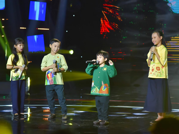 “Con rể tương lai của Thủy Tiên” khiến dàn giám khảo ùa lên sân khấu chúc mừng - 8