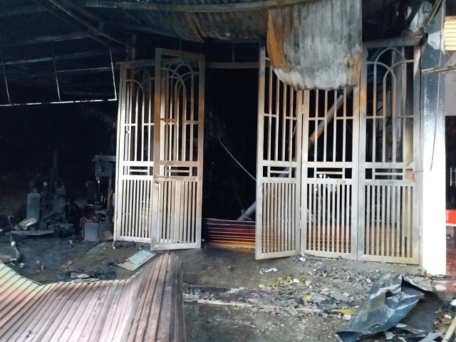 Cháy nhà HN, 2 bé gái tử vong: “Tiếng kêu của trẻ lịm dần, mọi người đành bất lực” - 2