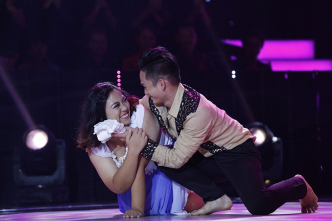 Hành động gây nức lòng của Việt Hương tại Bước nhảy ngàn cân tối 24/9 - 19