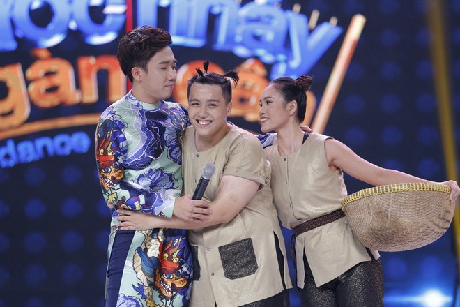 Hành động gây nức lòng của Việt Hương tại Bước nhảy ngàn cân tối 24/9 - 10