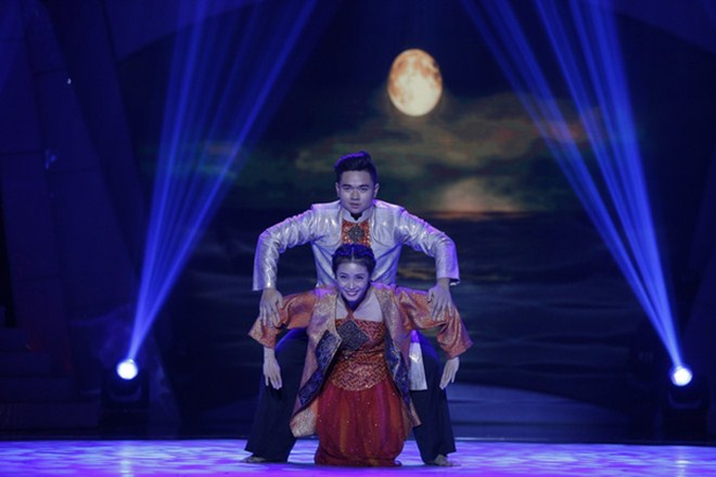 Hành động gây nức lòng của Việt Hương tại Bước nhảy ngàn cân tối 24/9 - 15