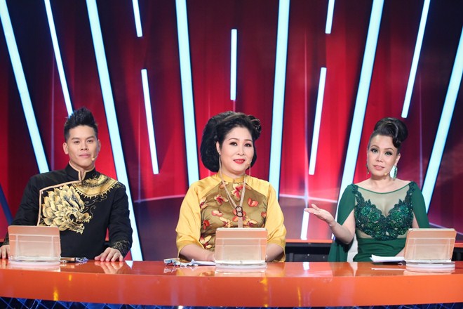 Hành động gây nức lòng của Việt Hương tại Bước nhảy ngàn cân tối 24/9 - 2