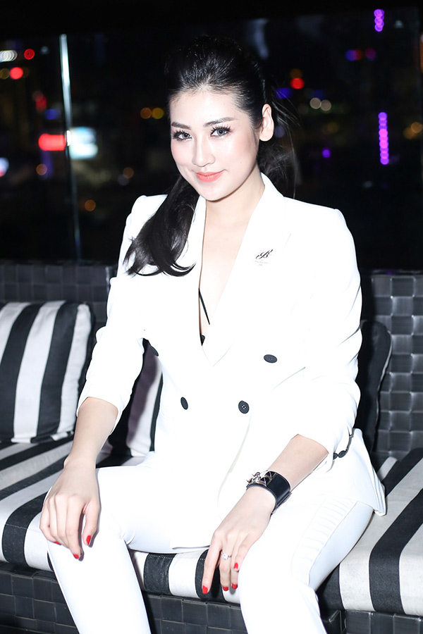 Hoa hậu Kỳ Duyên thân thiết bên Á hậu Tú Anh, xóa tin đồn hiểu lầm - 6