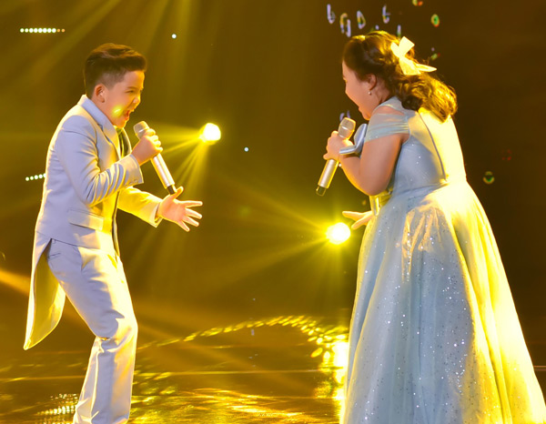 “Con rể tương lai của Thủy Tiên” khiến dàn giám khảo ùa lên sân khấu chúc mừng - 4