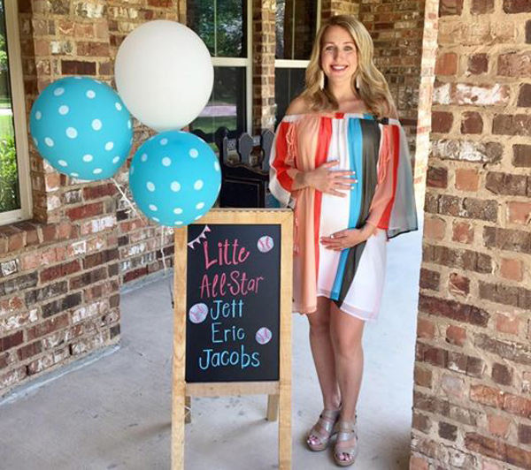 Nữ bác sĩ chuyển dạ khi đang đỡ đẻ, thấy nước ối mà cứ tưởng là của bệnh nhân - 1