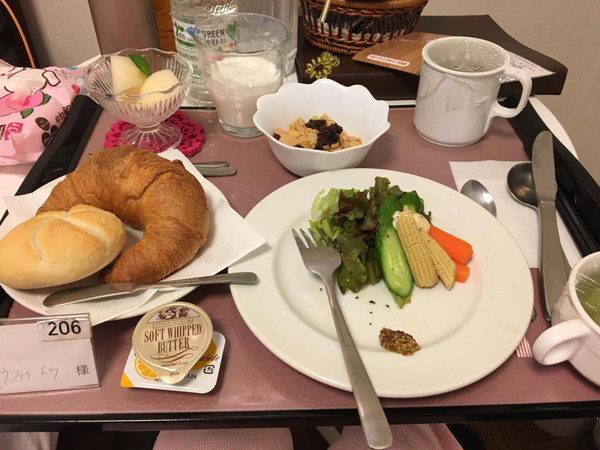 Mẹ ở Nhật chia sẻ ảnh cơm cữ tại bệnh viện khiến chị em Việt amp;#34;phát thèmamp;#34; - 2