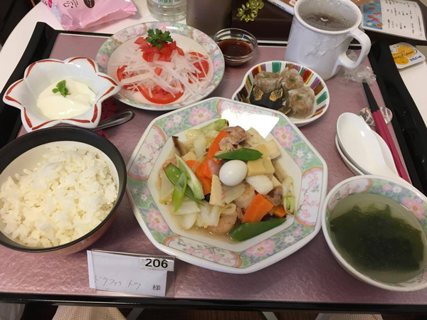 Mẹ ở Nhật chia sẻ ảnh cơm cữ tại bệnh viện khiến chị em Việt amp;#34;phát thèmamp;#34; - 4