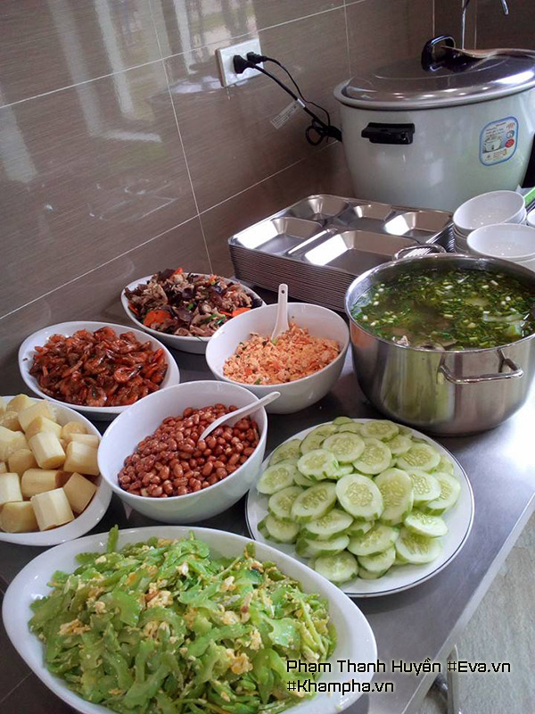 Nữ bếp trưởng Thanh Hóa khoe mâm amp;#39;buffet văn phòngamp;#39; chỉ 30 nghìn/người ai cũng thèm - 3