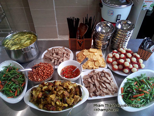 Nữ bếp trưởng Thanh Hóa khoe mâm amp;#39;buffet văn phòngamp;#39; chỉ 30 nghìn/người ai cũng thèm - 4