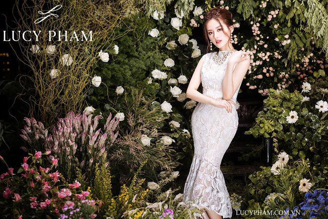 “Nữ hoàng lookbook” Đặng Khánh Linh đẹp dịu dàng trong BST thu đông của LucyPham - 1