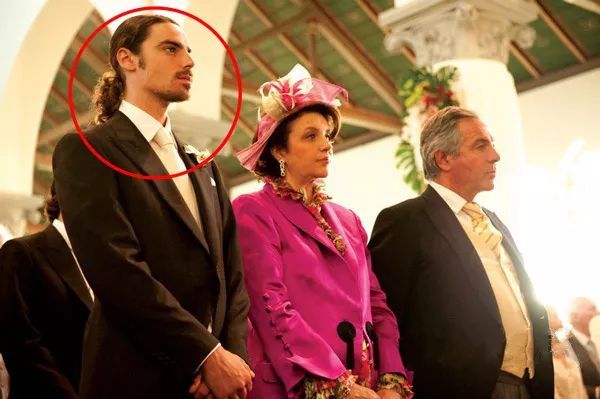 Bị chê miệng rộng xấu xí nhưng cô gái Trung Quốc vẫn amp;#34;đốn timamp;#34; hoàng tử châu Âu điển trai - 6