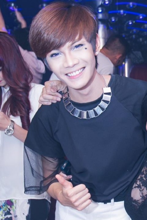 Không phải Trấn Thành, Đào Bá Lộc mới là sao nam trang điểm nhiều nhất showbiz Việt - 16