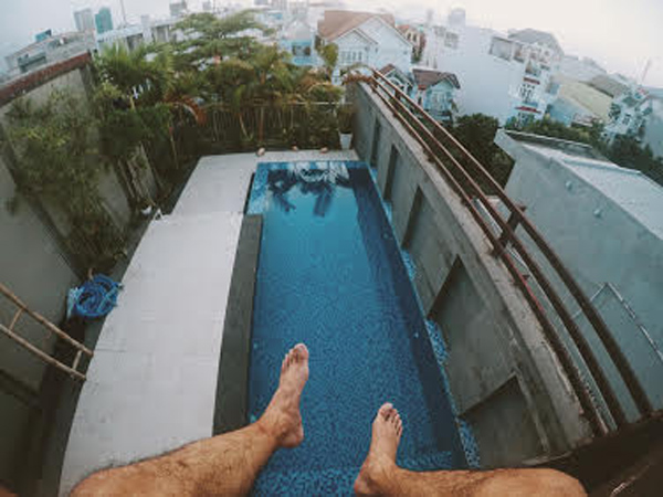 Bà mẹ U70 du lịch cùng con trai: Chụp ảnh amp;#34;chất đừng hỏiamp;#34; - 14