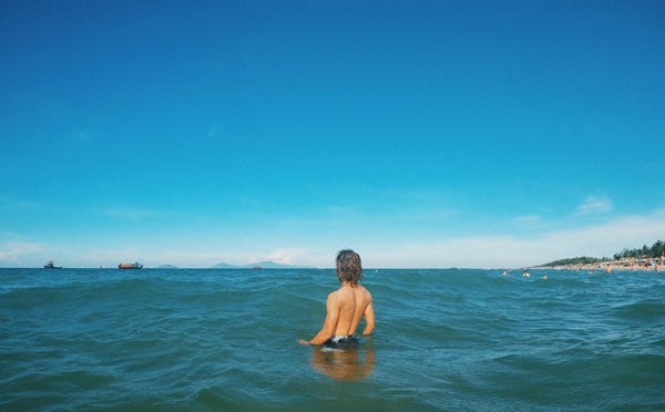 Bà mẹ U70 du lịch cùng con trai: Chụp ảnh amp;#34;chất đừng hỏiamp;#34; - 12