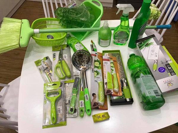 Căn nhà xanh toàn tập của thầy giáo Việt điển trai amp;#34;cuồngamp;#34; màu xanh - 9