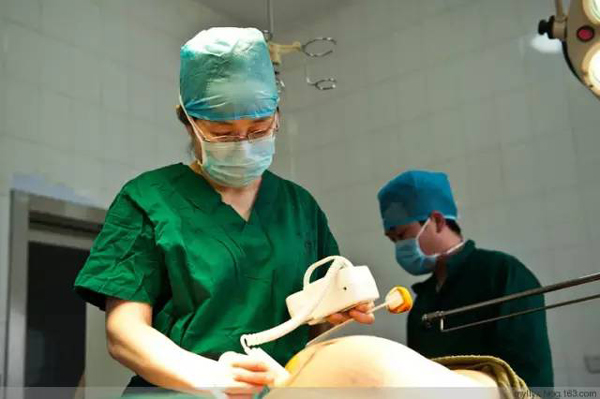 Khi đau đẻ ai cũng đòi mổ nhưng mẹ có biết một ca sinh mổ đau đớn thế nào không? - 4