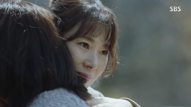 Khi nàng say giấc: Lee Jong Suk bất lực đứng nhìn Suzy tự tử - 6