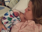 Bà bầu - Thai nhi cả ngày không máy, mẹ lo lắng vào viện được bác sĩ yêu cầu "mổ ngay còn kịp"