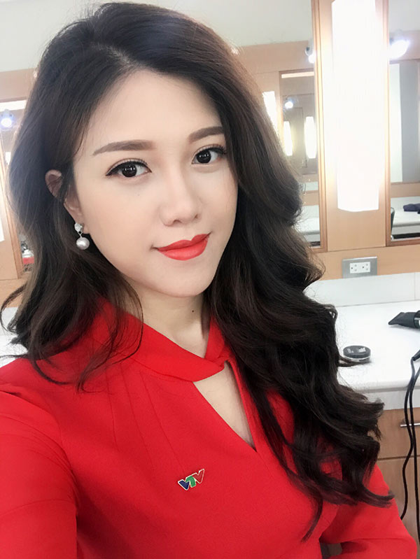 Nữ MC amp;#34;Cà phê sángamp;#34; kể chuyện mang bầu vẫn xinh tươi, amp;#34;lên sóngamp;#34; chẳng ai biết có thai - 1