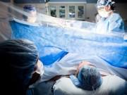 Bà bầu - Mẹ mang thai em bé "khổng lồ", khi mổ đẻ bác sĩ hốt hoảng với cảnh tượng bên trong bụng