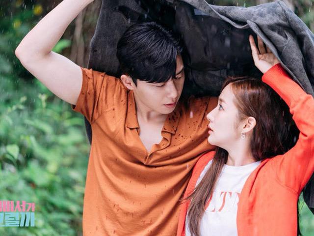 Chiếc áo thun có giá 8 triệu đồng này sẽ vì Thư ký Kim mà trở nên cháy hàng!