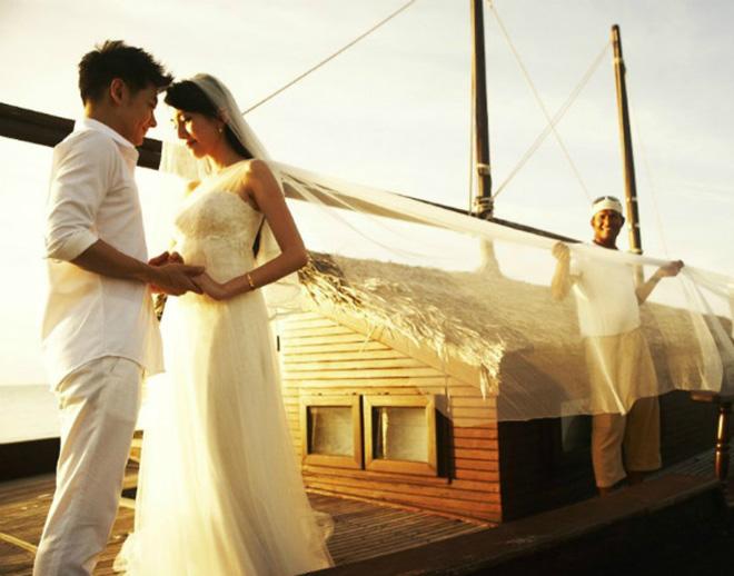 Cô nàng amp;#34;thường dânamp;#34; dấn thân theo đuổi thần tượng và chuyện tình bị cả thế giới ghét bỏ - 9