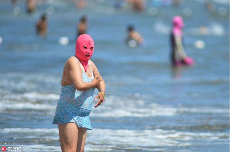 Hè 2018, mốt áo tắm Ninja của phụ nữ Trung Quốc ngày càng... gây ám ảnh - 2