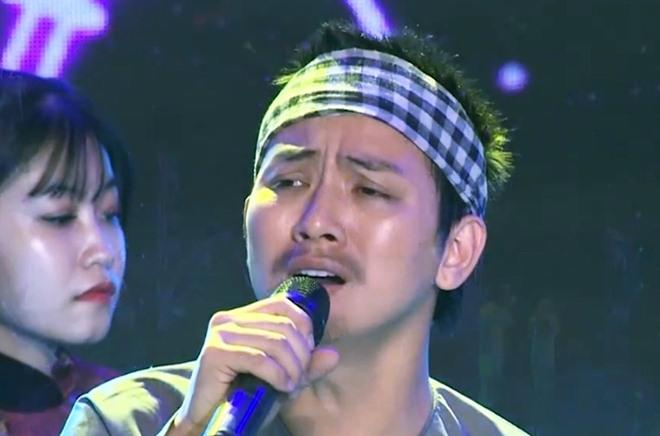 Con trai nuôi Hoài Linh xuất hiện già nua, giúp học trò của amp;#34;chúamp;#34; Dương Triệu Vũ giành Quán quân - 1