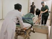 Bà bầu - Chưa kịp mừng vì sinh đôi 2 con gái, bà mẹ "sụp đổ" nhận lời xin lỗi từ bác sĩ