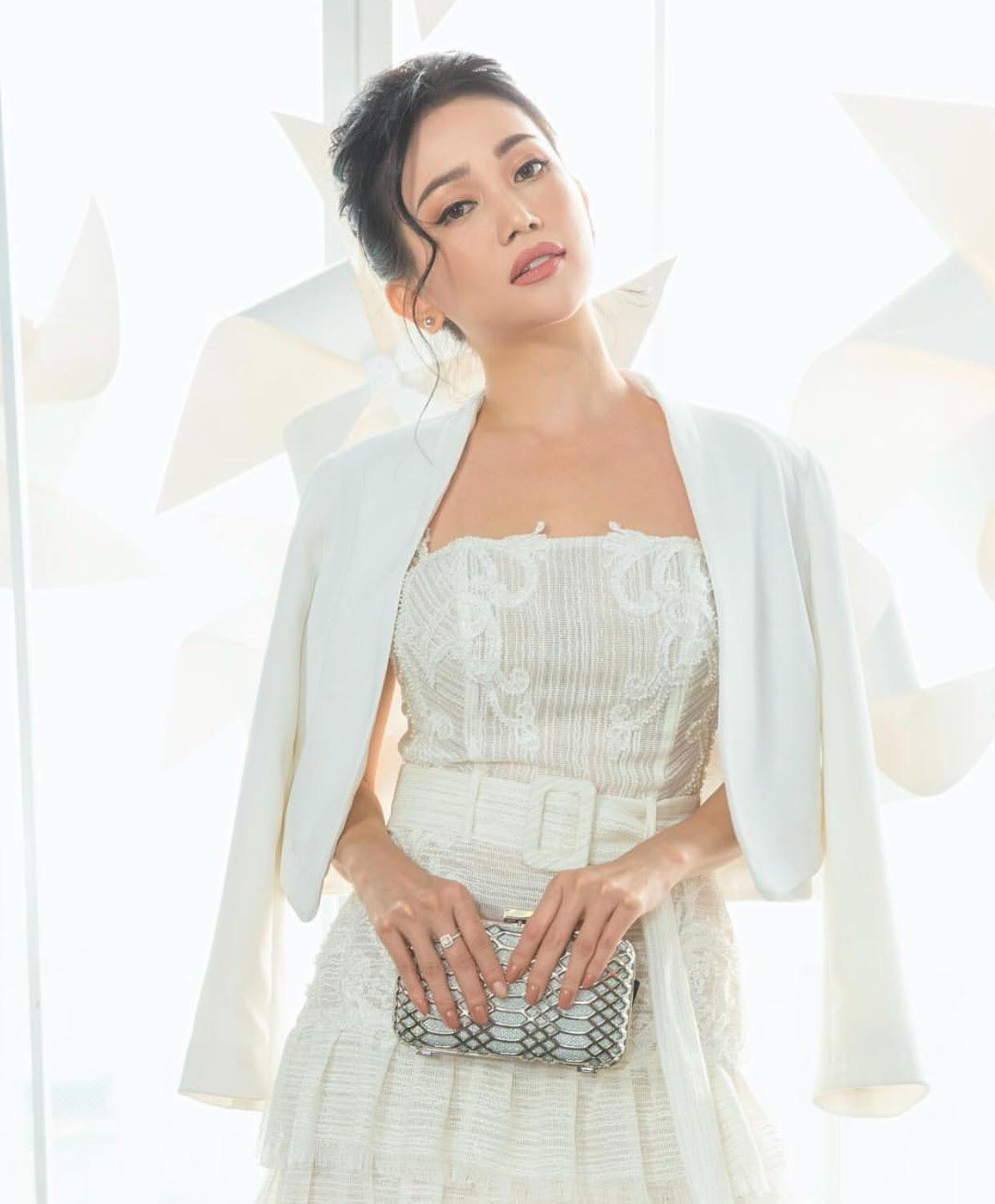 Học Hoa hậu Đỗ Mỹ Linh, Hoà Minzy cách buộc tóc chống nóng mà không làm to mặt - 11