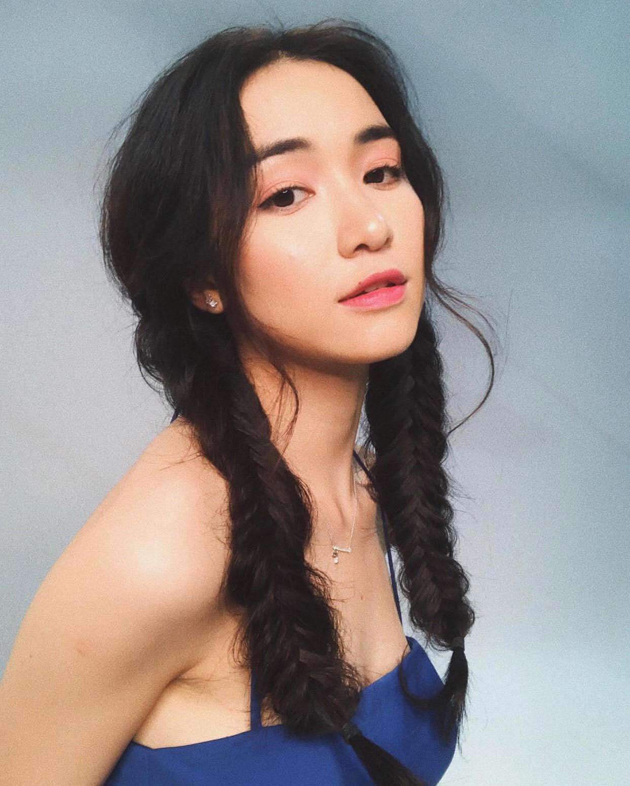 Học Hoa hậu Đỗ Mỹ Linh, Hoà Minzy cách buộc tóc chống nóng mà không làm to mặt - 2