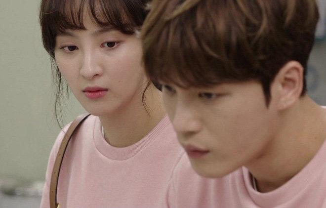 Nói đùa 1 câu, người yêu 5 năm tức giận cưới luôn bạn thân, tôi ôm hận một đời - 1