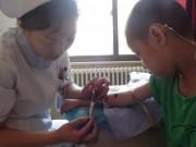 Sức khỏe - Cậu bé 7 tuổi bị suy thận, cha mẹ đừng chủ quan bỏ qua những dấu hiệu khó ngờ