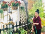 Nhà đẹp - Danh hài Thúy Nga lần đầu khoe không gian ấm cúng trong căn nhà 112 ô cửa sổ ở Mỹ