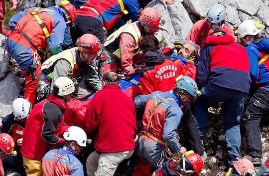 Sống sót thần kỳ nơi amp;#34;địa ngụcamp;#34;: Cuộc giải cứu hang sâu khiến amp;#34;tử thầnamp;#34; lùi bước - 1