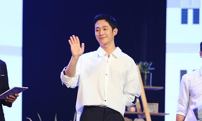 Tài tử amp;#34;Chị Đẹpamp;#34; Jung Hae In đẹp trai cỡ nào cũng amp;#34;mất điểmamp;#34; khi đứng cạnh HH Phạm Hương - 5