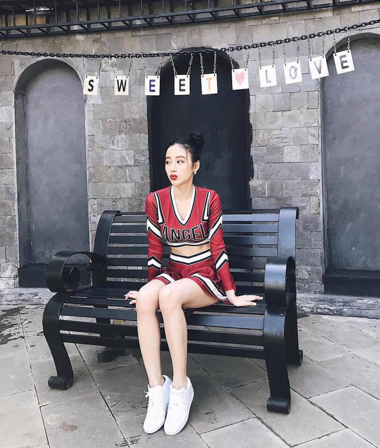 Những kiểu tóc búi vừa đẹp, vừa mát rượi giúp Angela Phương Trinh ghi điểm! - 3