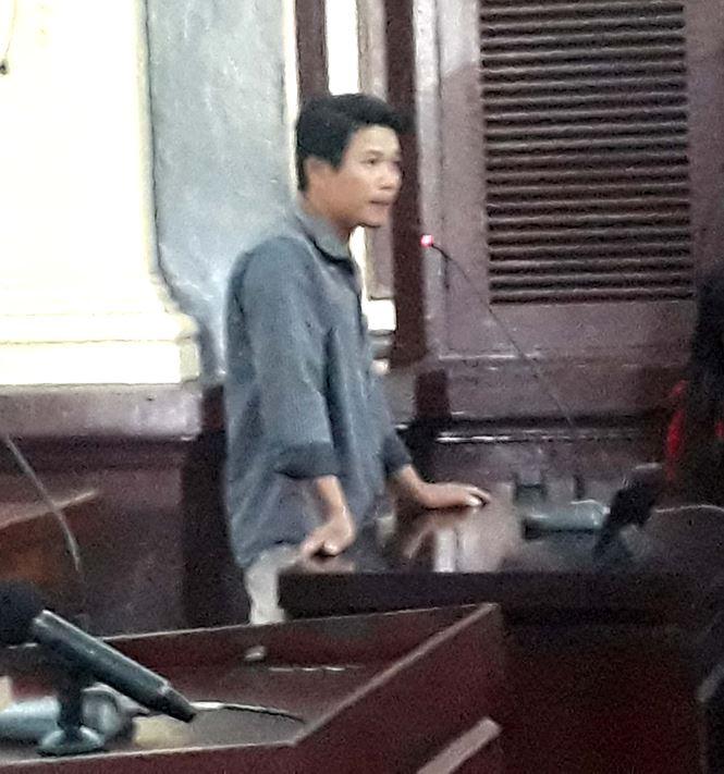 Vụ sát hại 5 người trong gia đình ở Bình Tân: Người giặt quần áo cho hung thủ khai gì? - 3