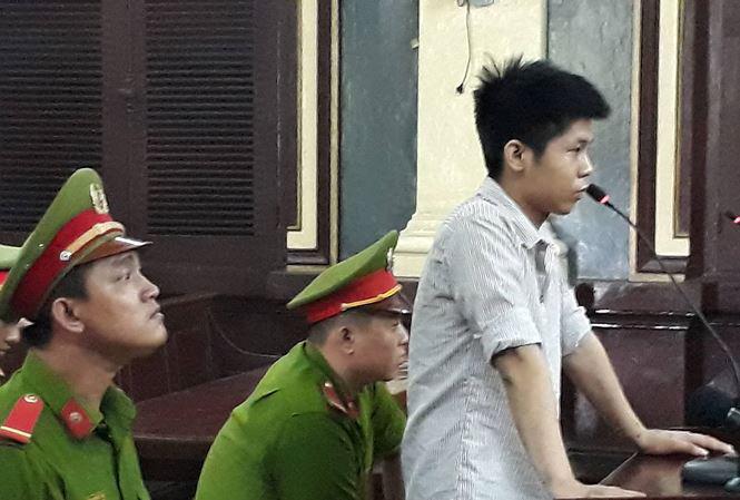 Vụ sát hại 5 người trong gia đình ở Bình Tân: Người giặt quần áo cho hung thủ khai gì? - 1