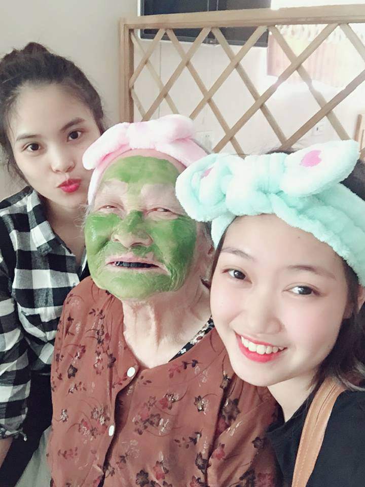 Cụ ông, cụ bà U80 vẫn hồn nhiên đắp mặt nạ và câu chuyện đằng sau khu viện dưỡng lão - 4