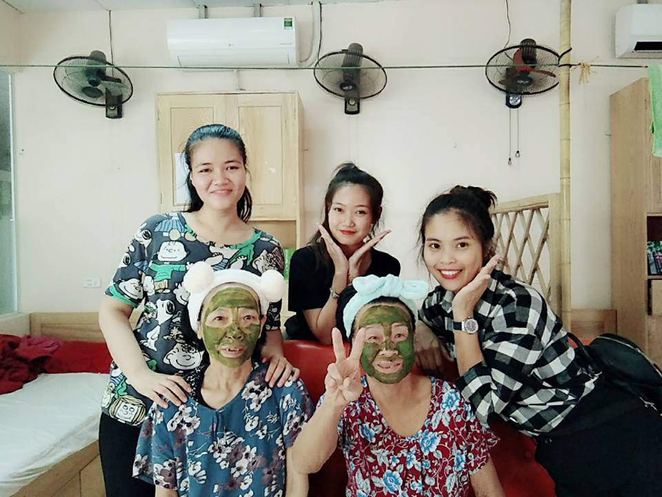 Cụ ông, cụ bà U80 vẫn hồn nhiên đắp mặt nạ và câu chuyện đằng sau khu viện dưỡng lão - 7