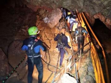 Cầu thủ nhí thứ 10 đã được đưa khỏi hang Tham Luang