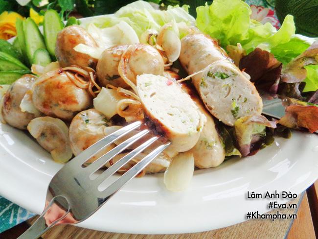 Cách làm xúc xích tại nhà ngon như ngoài hàng - 8