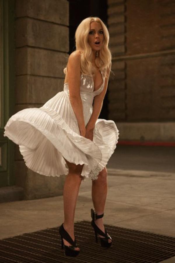 Đeo túi hiệu ở chân, ai cũng nghĩ siêu mẫu đình đám thế giới đang bị cảnh sát kiểm soát - 11